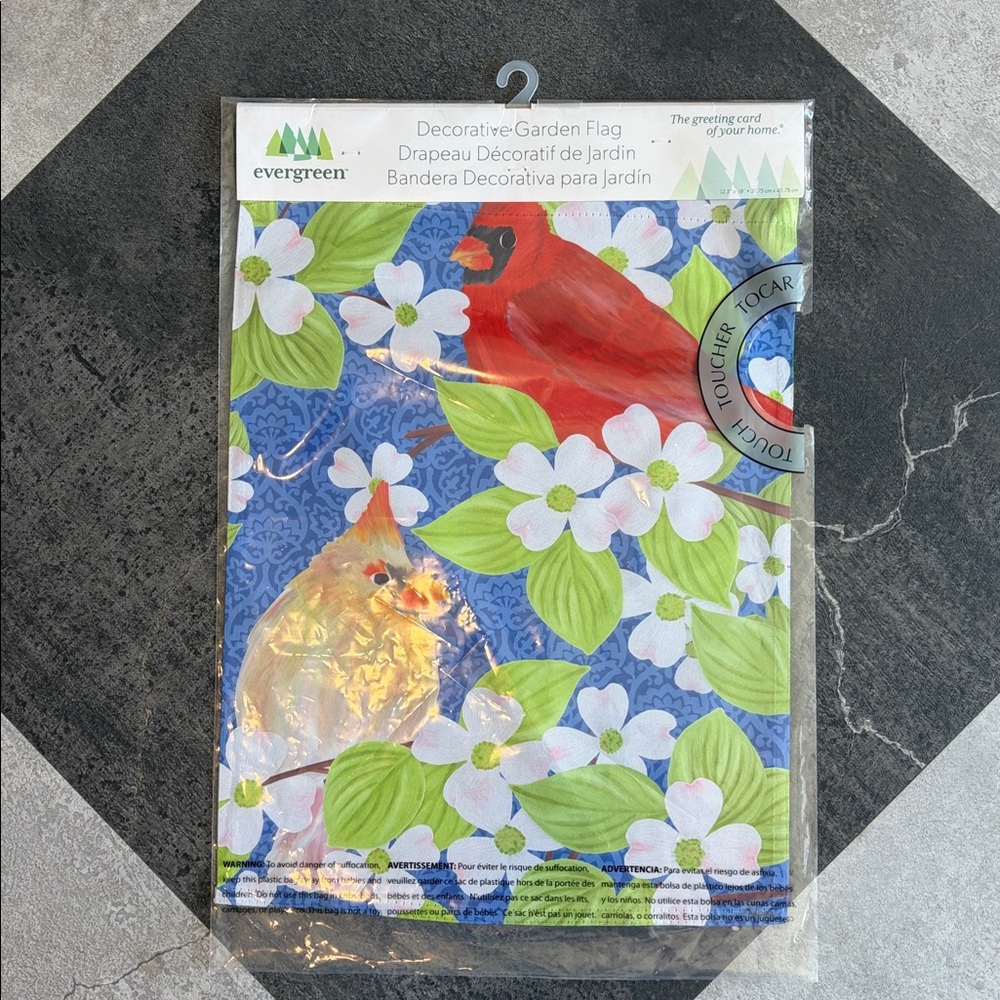 NWT - Evergreen Garden Flag - Cardinals and Dogwood